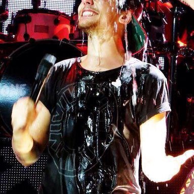 Louis Tomlinson photo 114