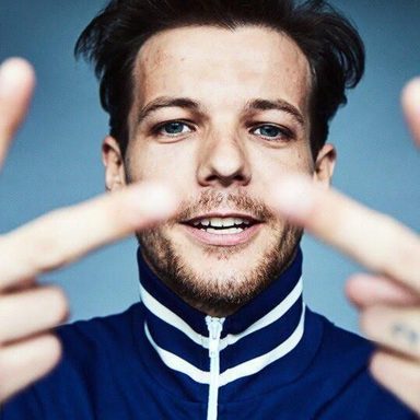 Louis Tomlinson photo 95