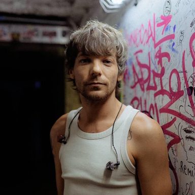 Louis Tomlinson photo 53