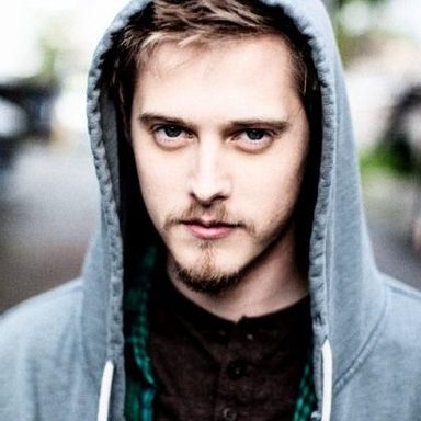 Lucas Grabeel