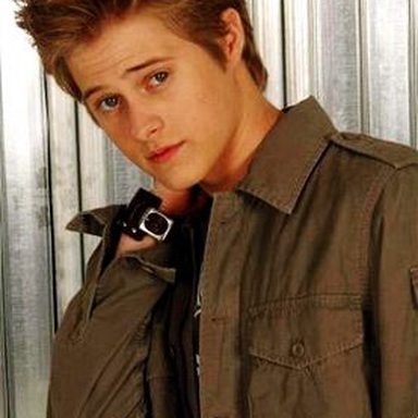 Lucas Grabeel photo 16