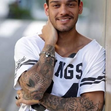 Lucas Lucco photo 45