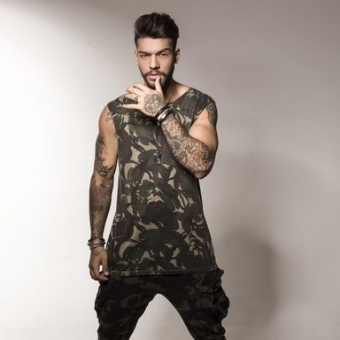 Lucas Lucco photo 39