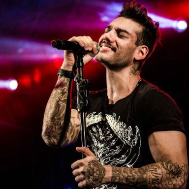 Lucas Lucco photo 30