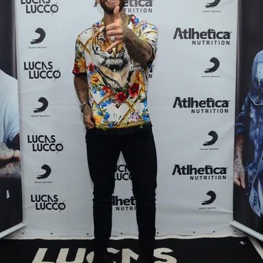 Lucas Lucco photo 40