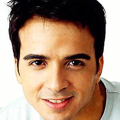 Luis Fonsi photo 13