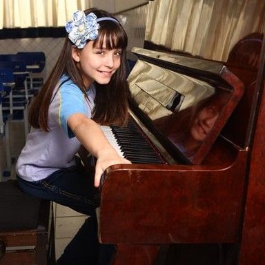 Larissa Manoela photo 230