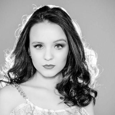 Larissa Manoela photo 90