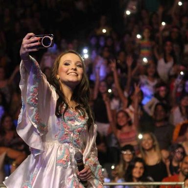 Larissa Manoela photo 131