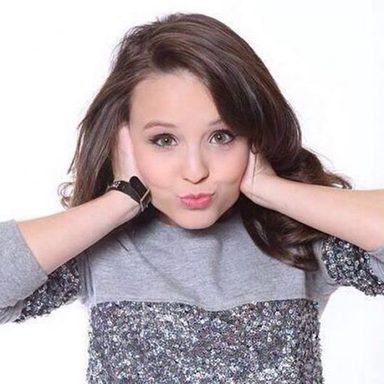 Larissa Manoela photo 204