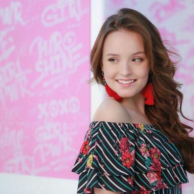 Larissa Manoela photo 52