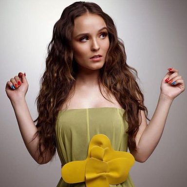 Larissa Manoela photo 21