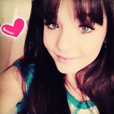 Larissa Manoela photo 75