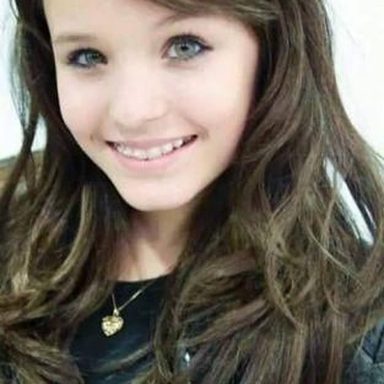 Larissa Manoela photo 95