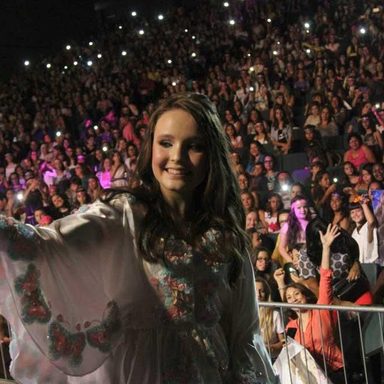 Larissa Manoela photo 136