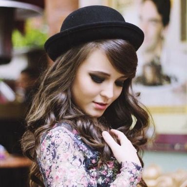 Larissa Manoela photo 99