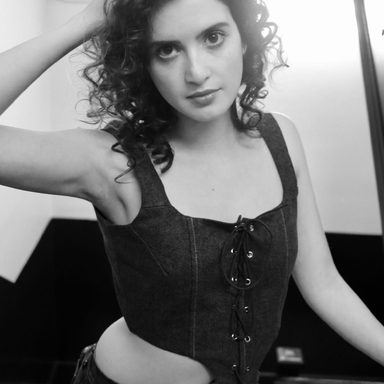 Laura Marano photo 32