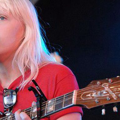Laura Marling photo 30