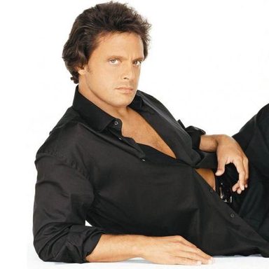 Luis Miguel photo 10