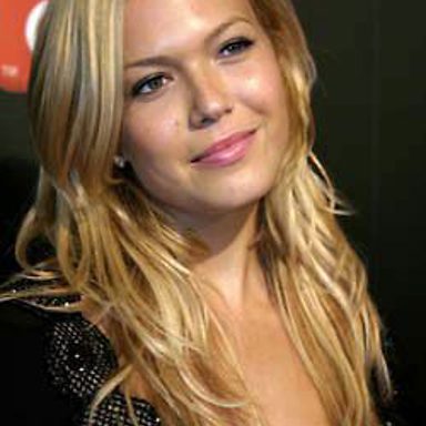 Mandy Moore photo 18