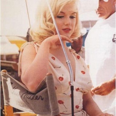 Marilyn Monroe photo 17