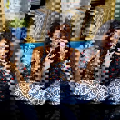 MC Loma e As Gêmeas Lacração photo 9