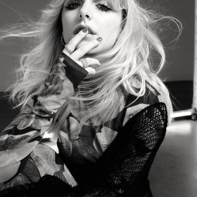 McKenna Grace photo 9