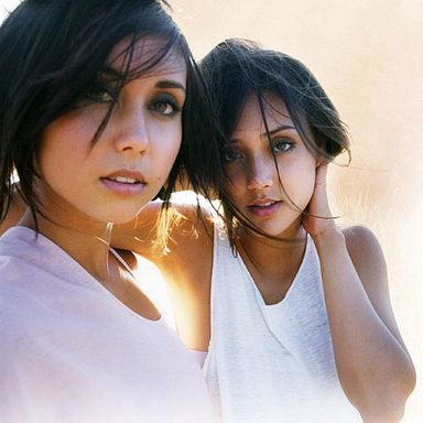 Meg & Dia photo 11