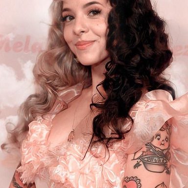 Melanie Martinez photo 30