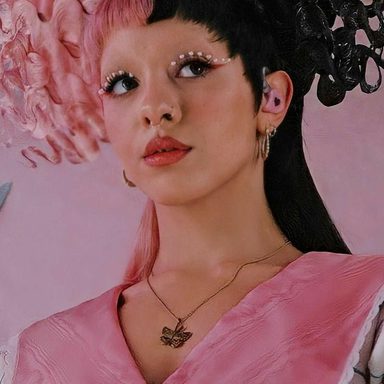 Melanie Martinez photo 29