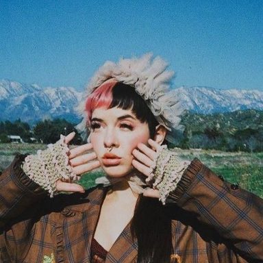 Melanie Martinez photo 55