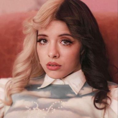 Melanie Martinez photo 37