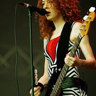 Melissa Auf Der Maur photo 19