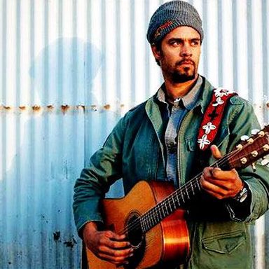 Michael Franti & Spearhead