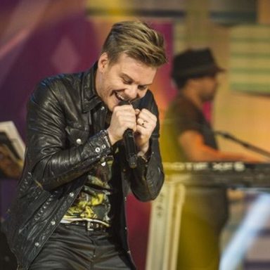 Michel Teló photo 50