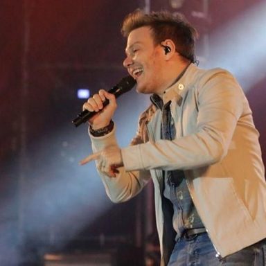 Michel Teló photo 24