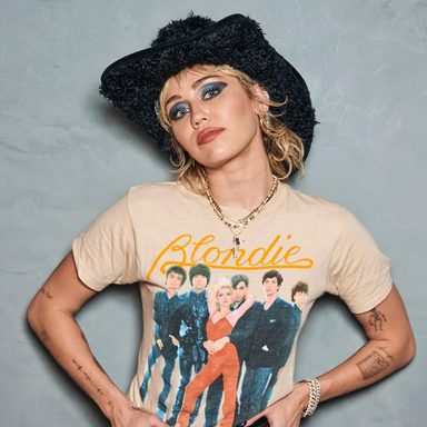 Miley Cyrus photo 30