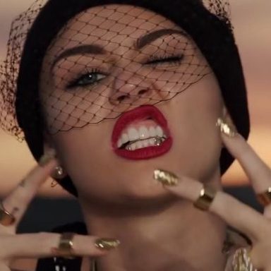 Miley Cyrus photo 104