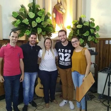 Ministério de Música Frutos da Cruz