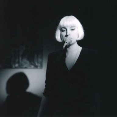 Molly Nilsson photo 9