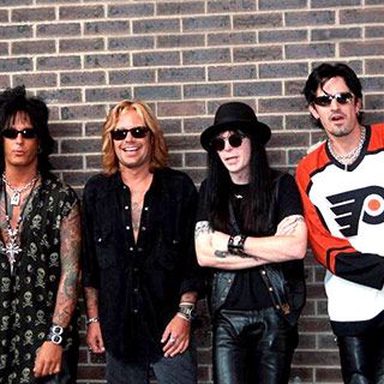 Mötley Crüe photo 40