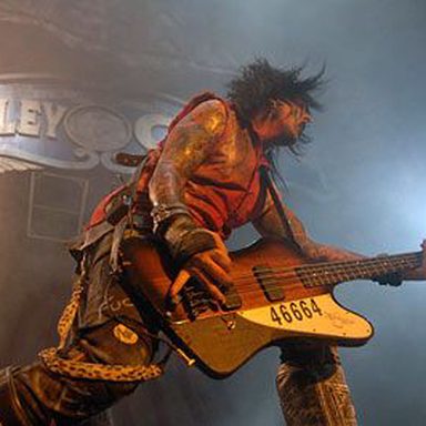 Mötley Crüe photo 38