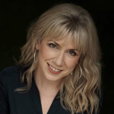 Muireann Nic Amhlaoibh