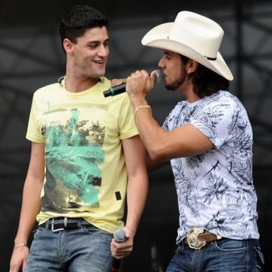 Munhoz e Mariano photo 29