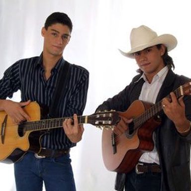 Munhoz e Mariano photo 31