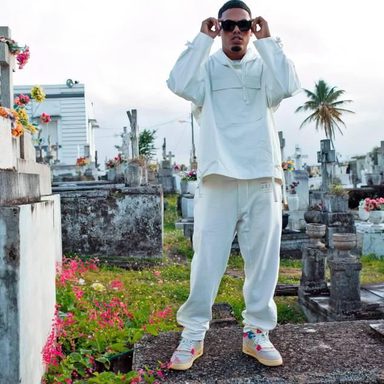 Myke Towers photo 35