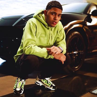 Myke Towers photo 57