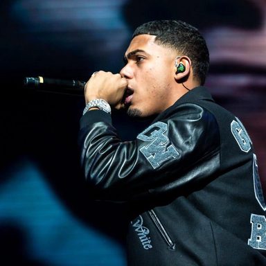 Myke Towers photo 50