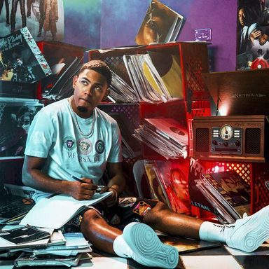 Myke Towers photo 34