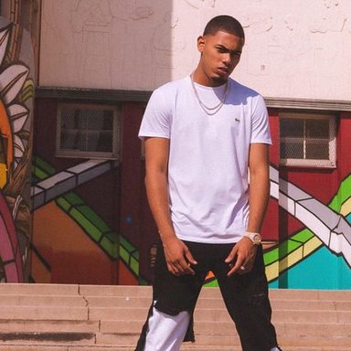 Myke Towers photo 33